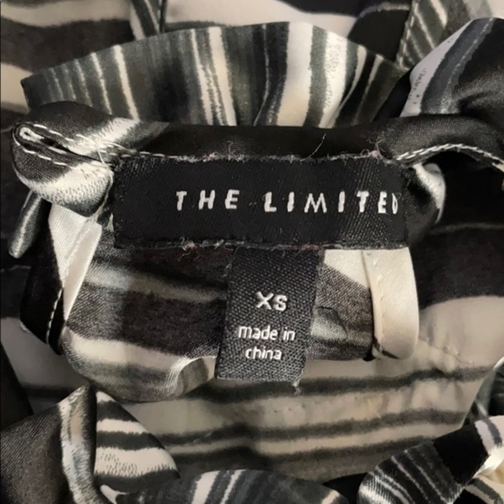 The Limited top XS top with ruffle sleeveless collared - Picture 5 of 6